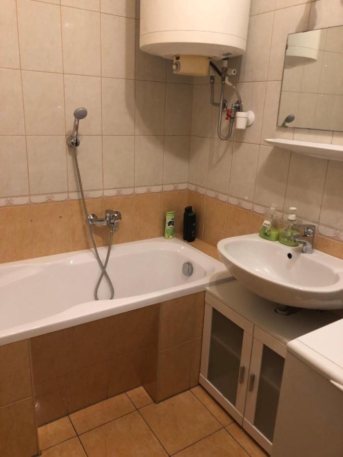 Galeria Deluxe Apartman Мезёкёвешд Экстерьер фото